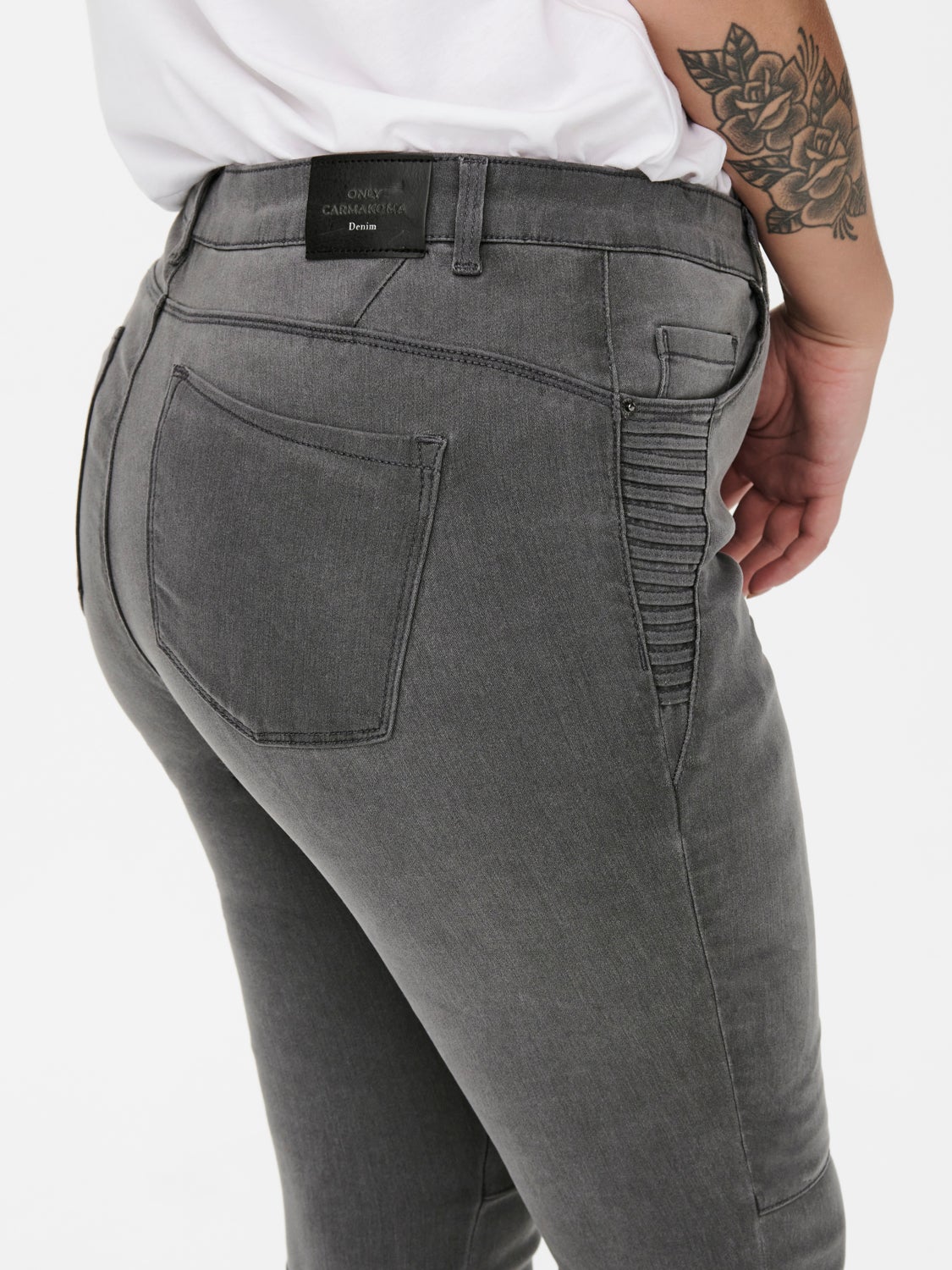Curvy highwaisted biker Skinny fit jeans