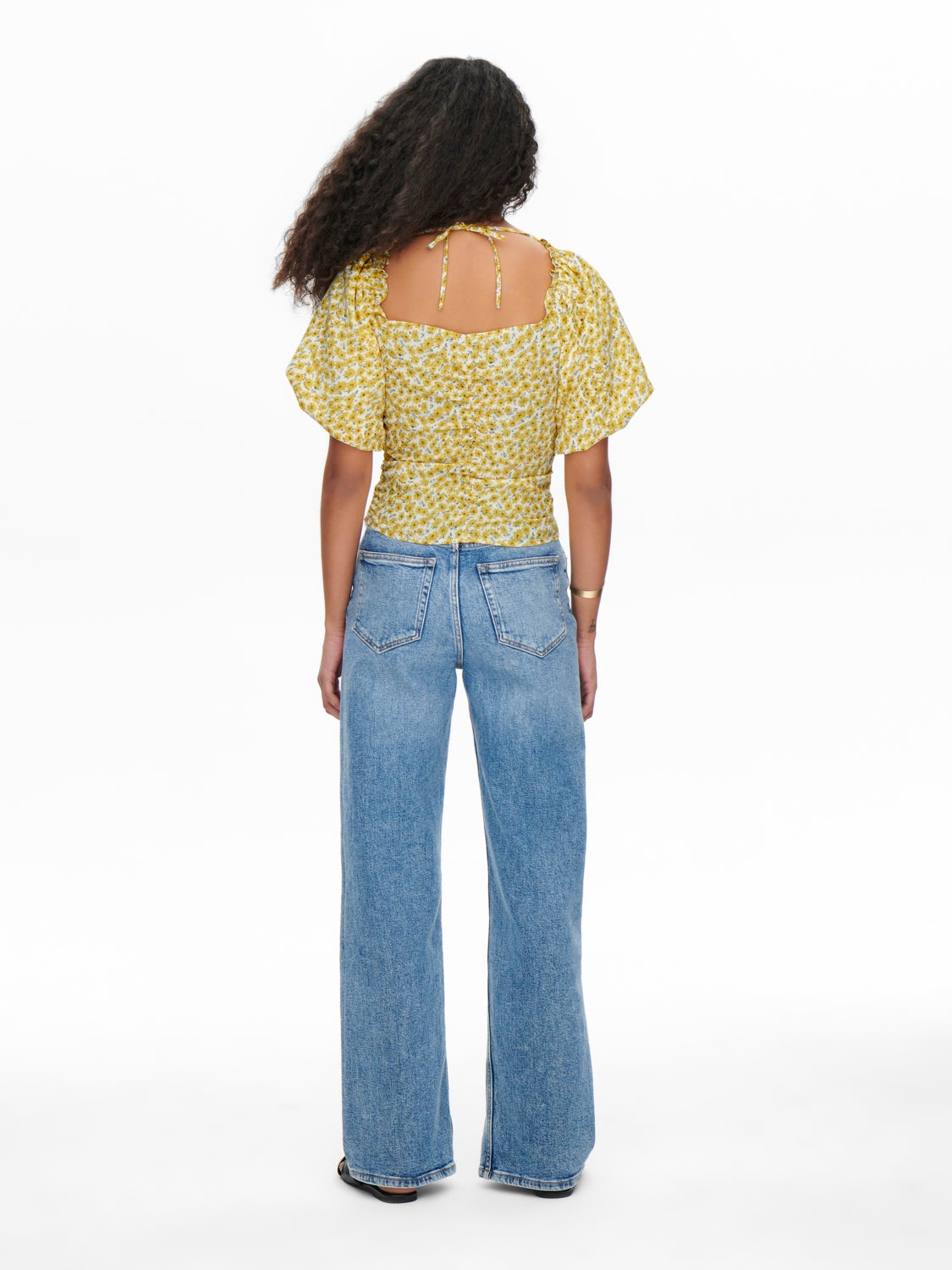 Bodycon Fit Square neck Volume sleeves Top