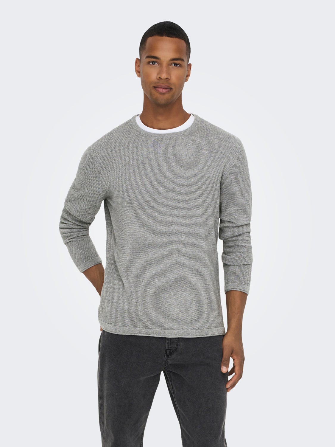 Knitted pullover crew neck