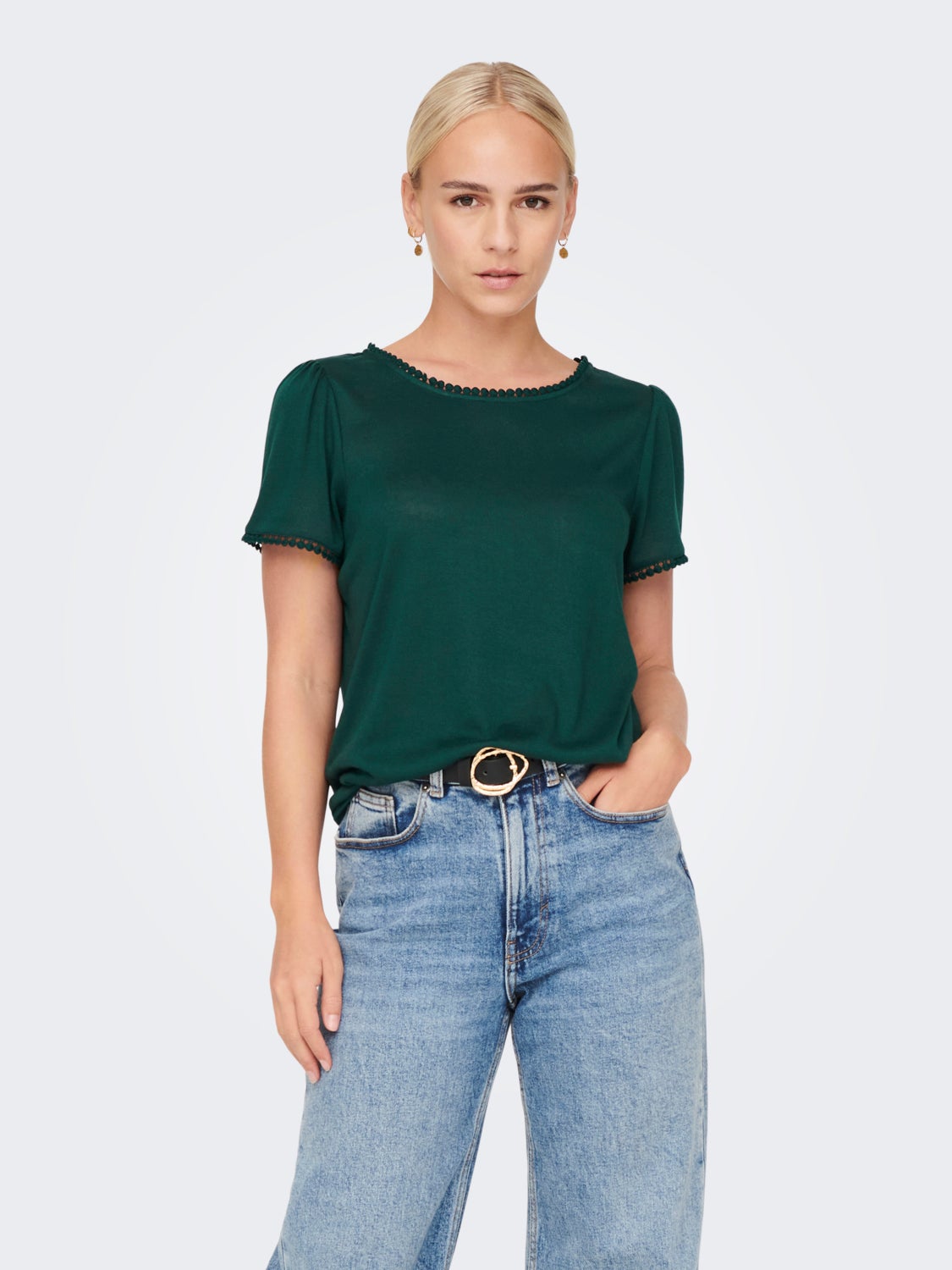 Regular fit o-neck top