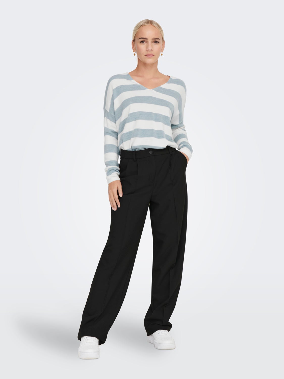 V-neck Knitted Pullover