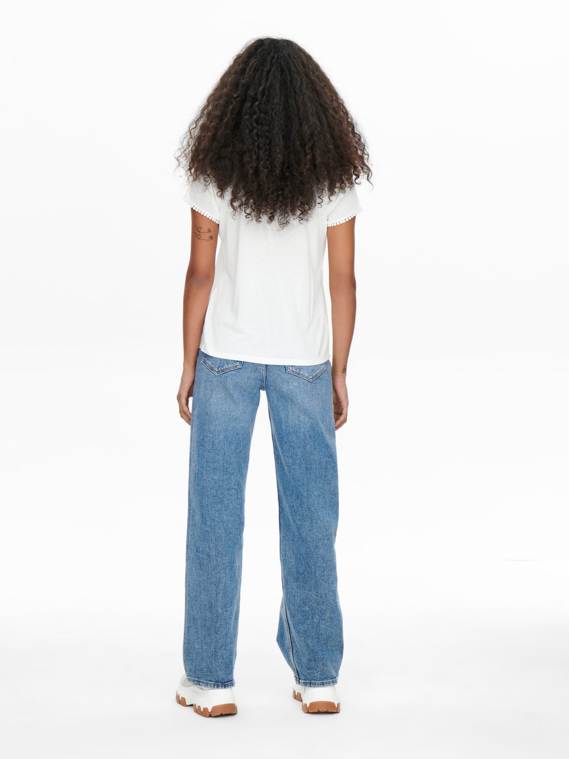 Regular fit o-neck top