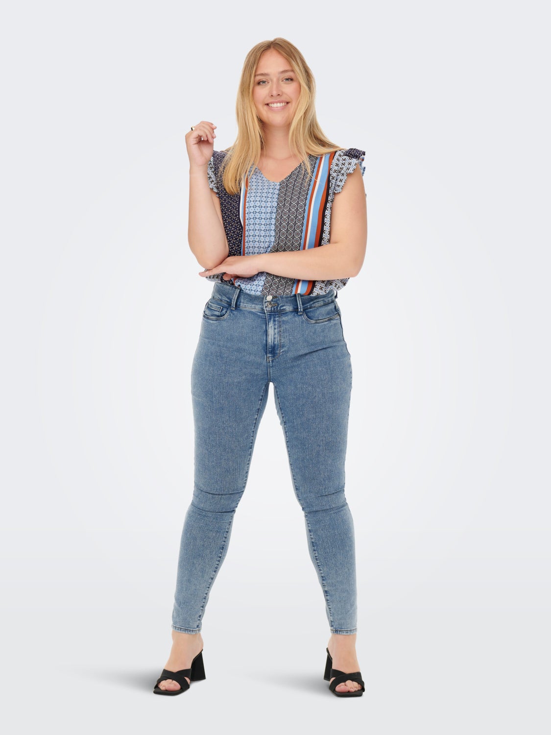 Curvy v-neck t-shirt