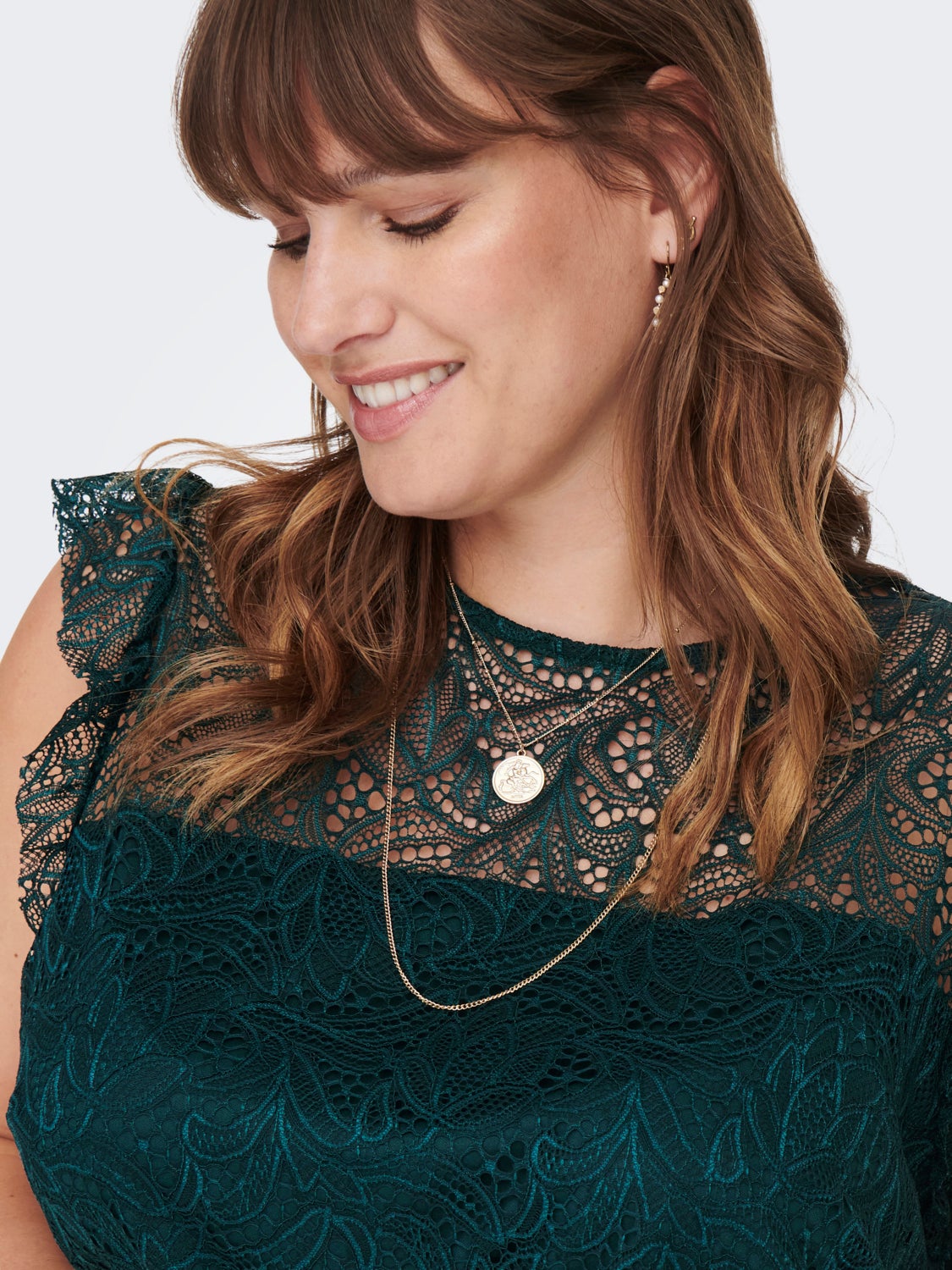 Curvy Lace Sleeveless Top