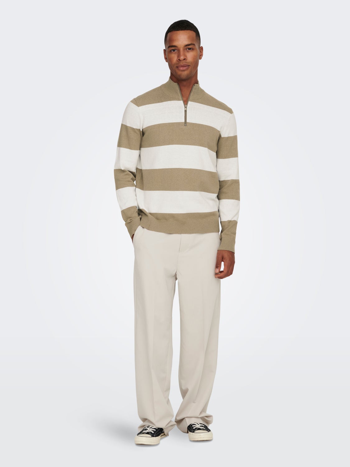 Half zip knitted pullover