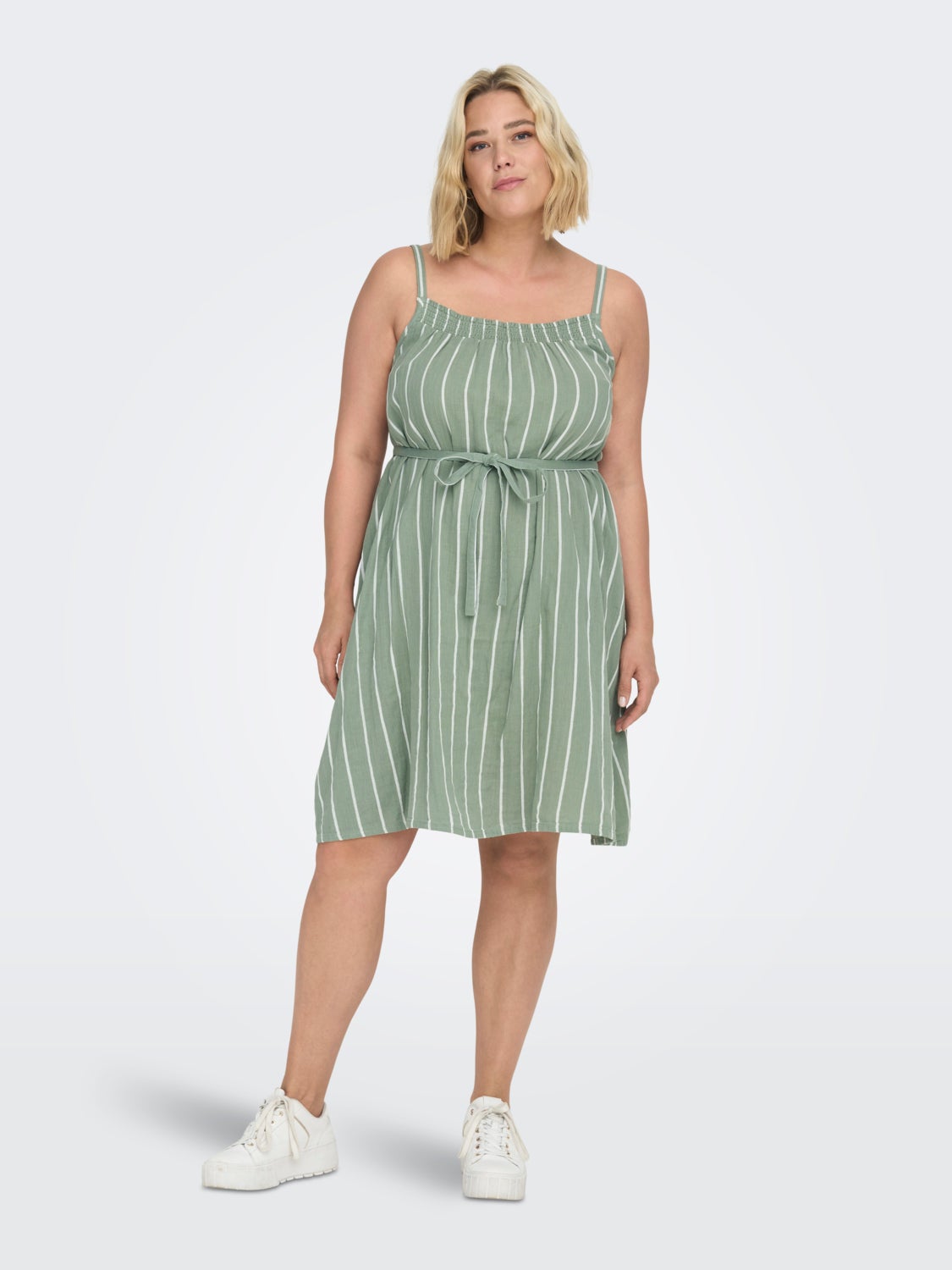 Curvy sleeveless cotton dress