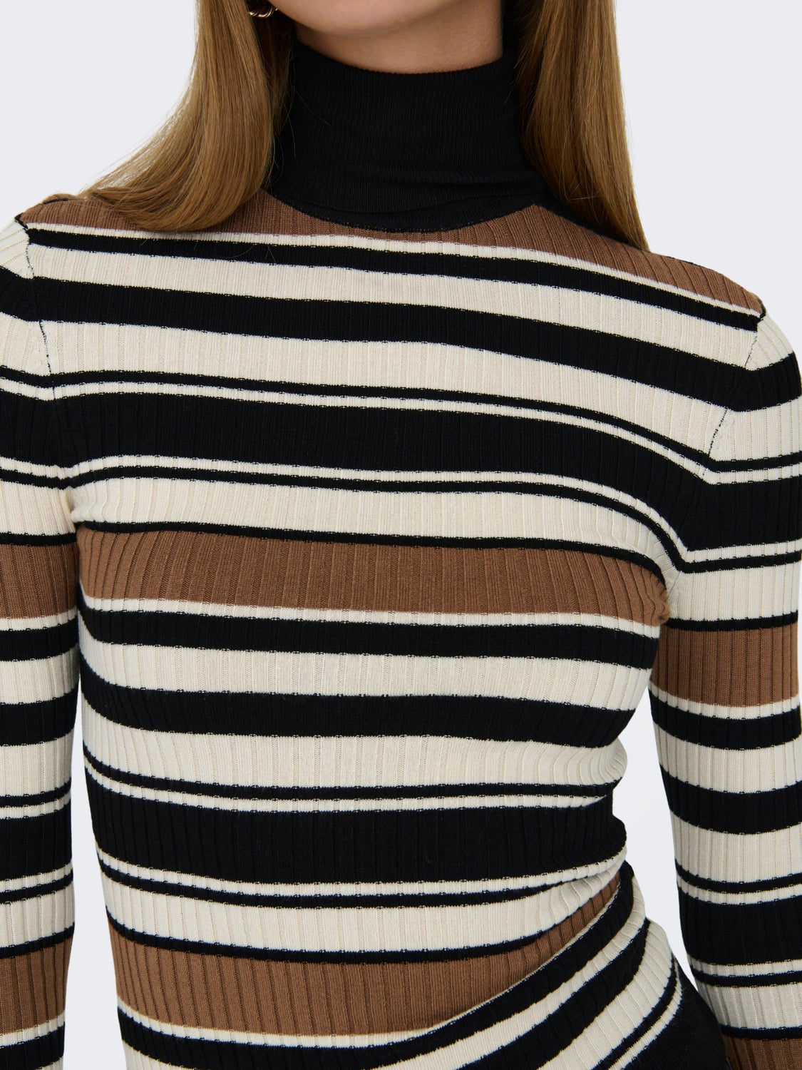 High-neck knit