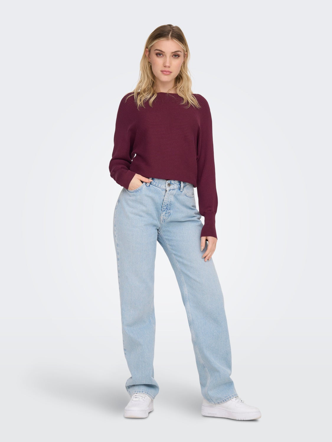 Short Knitted Pullover