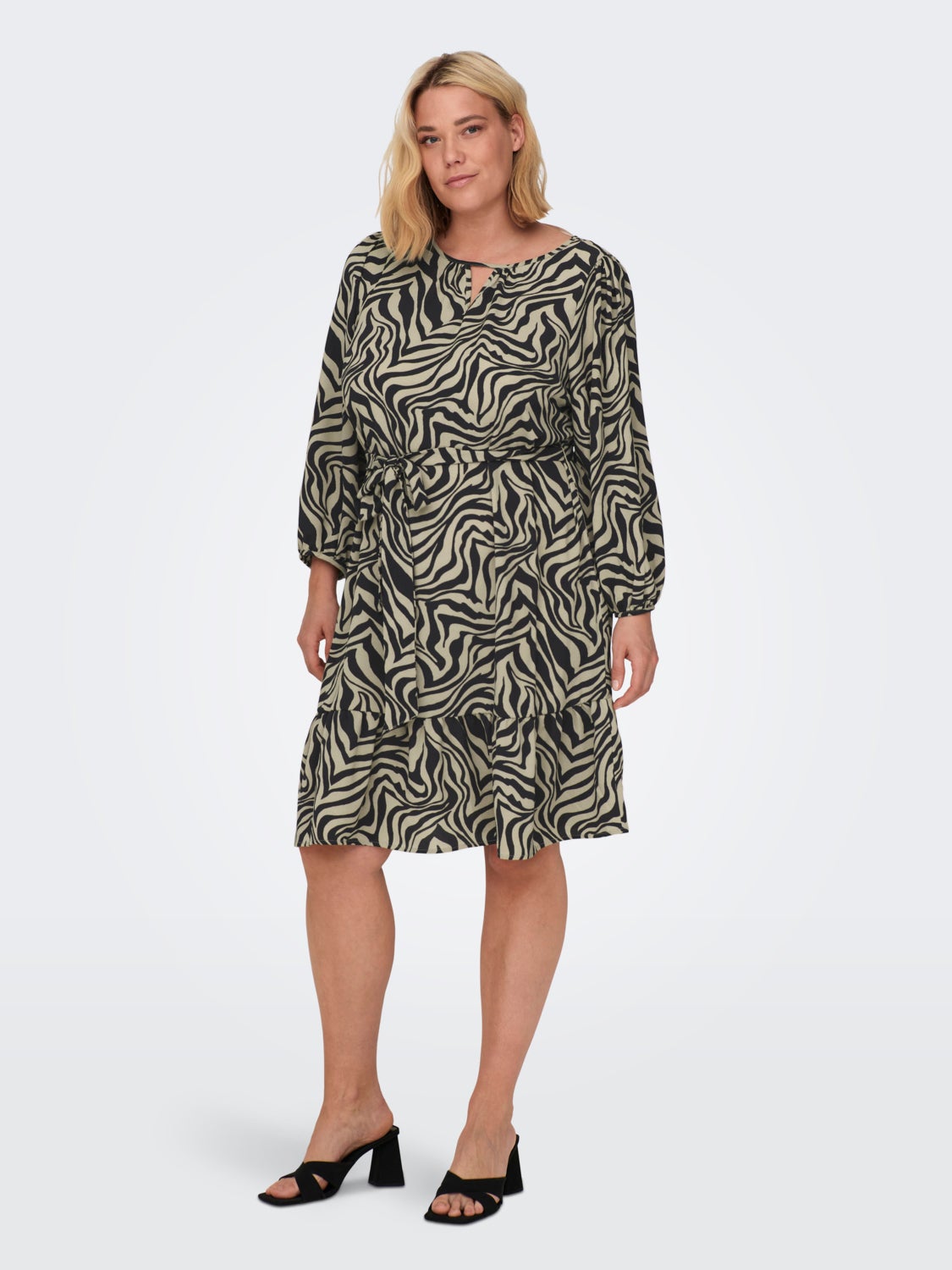 Curvy 7/8 long sleeve dress