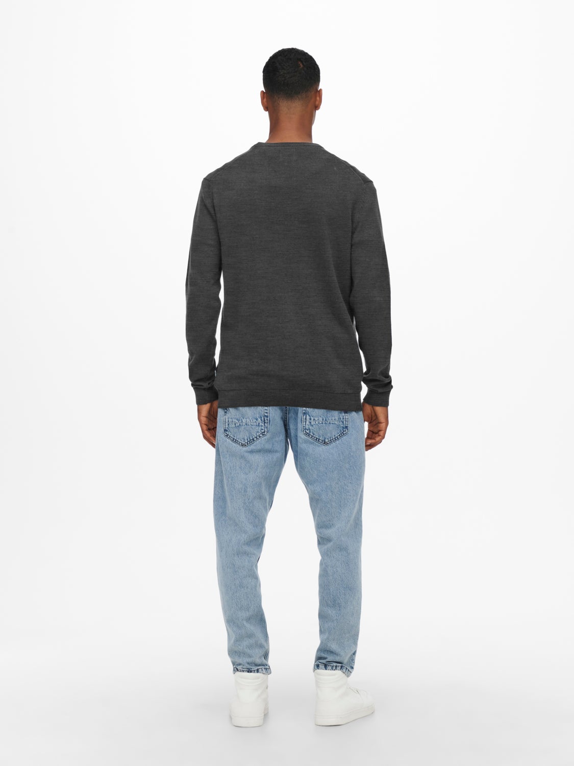 Crew neck knitted pullover