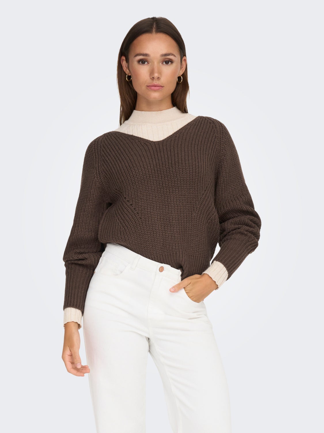 V-neck knitted pullover
