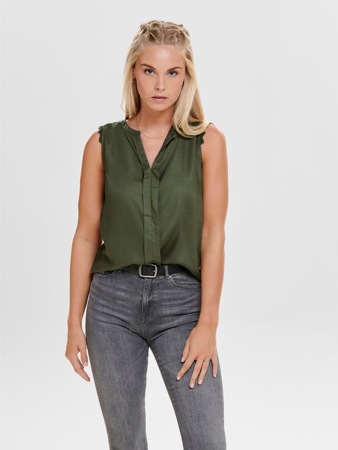 Detailed Sleeveless Top