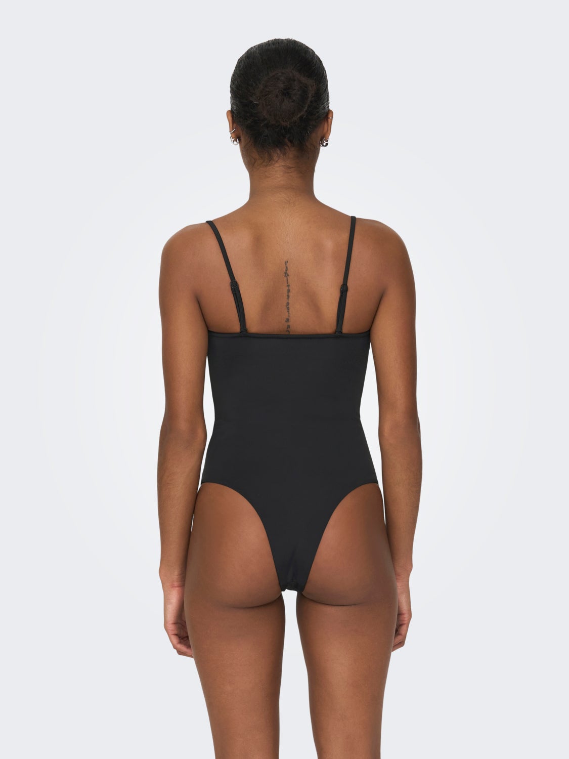 Swimsuit with adjustable straps