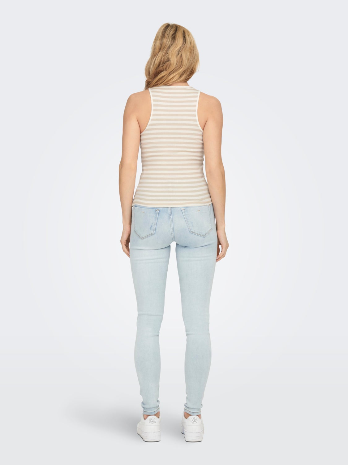 O-neck top with stripe detail