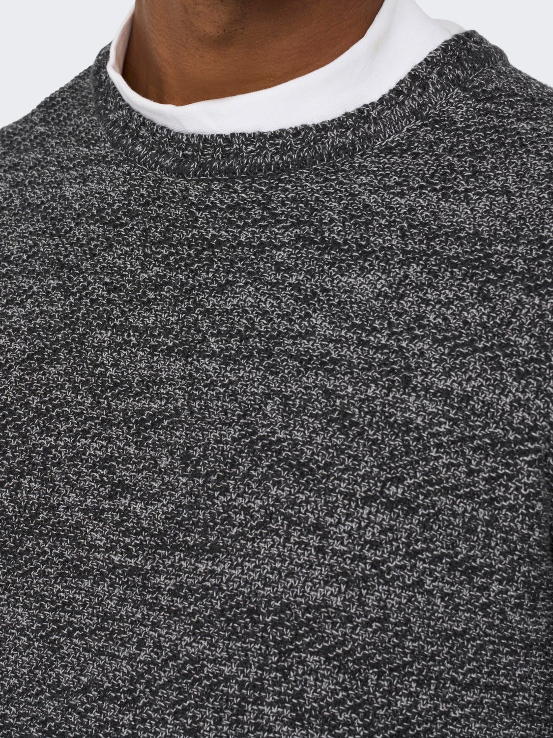 O-neck knitted pullover