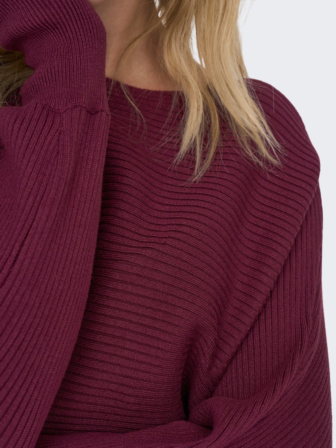 Short Knitted Pullover