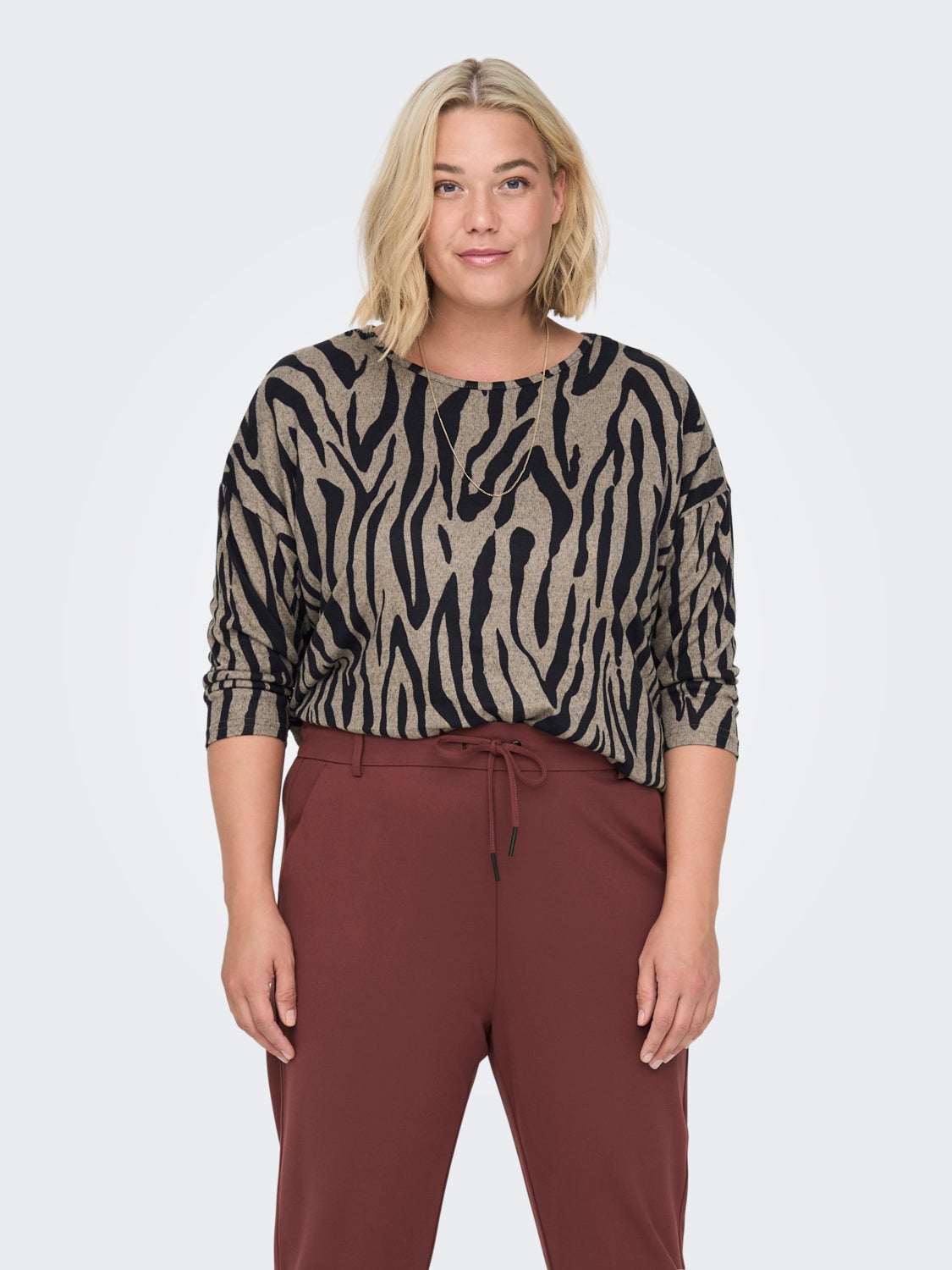 Curvy flower 3/4 sleeved top