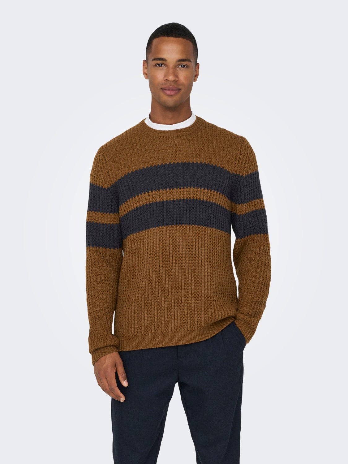 Textured knitted pullover