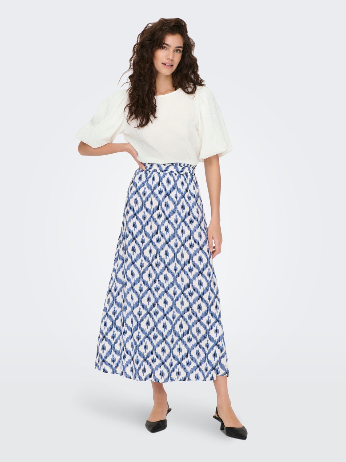 O-neck top with balloon sleeves