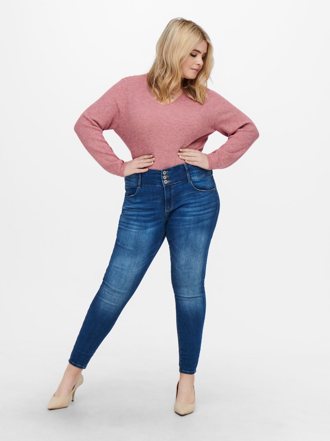 Curvy Knitted Pullover