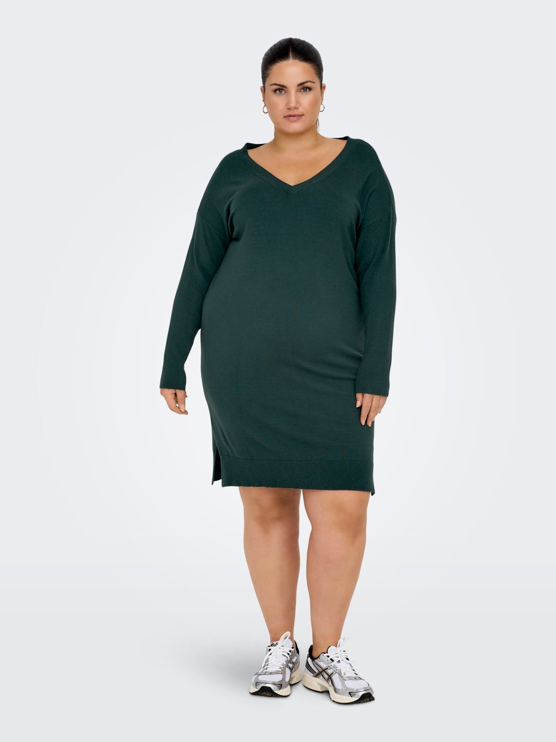 Curvy v-neck knitted dress
