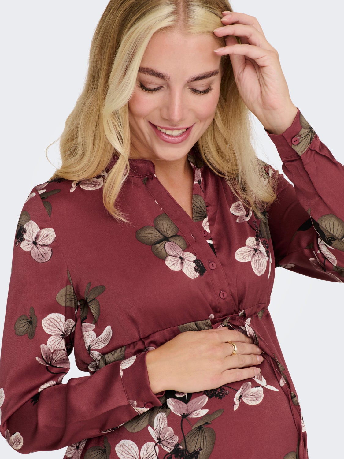 Mama 7/8 sleeved V-neck Top