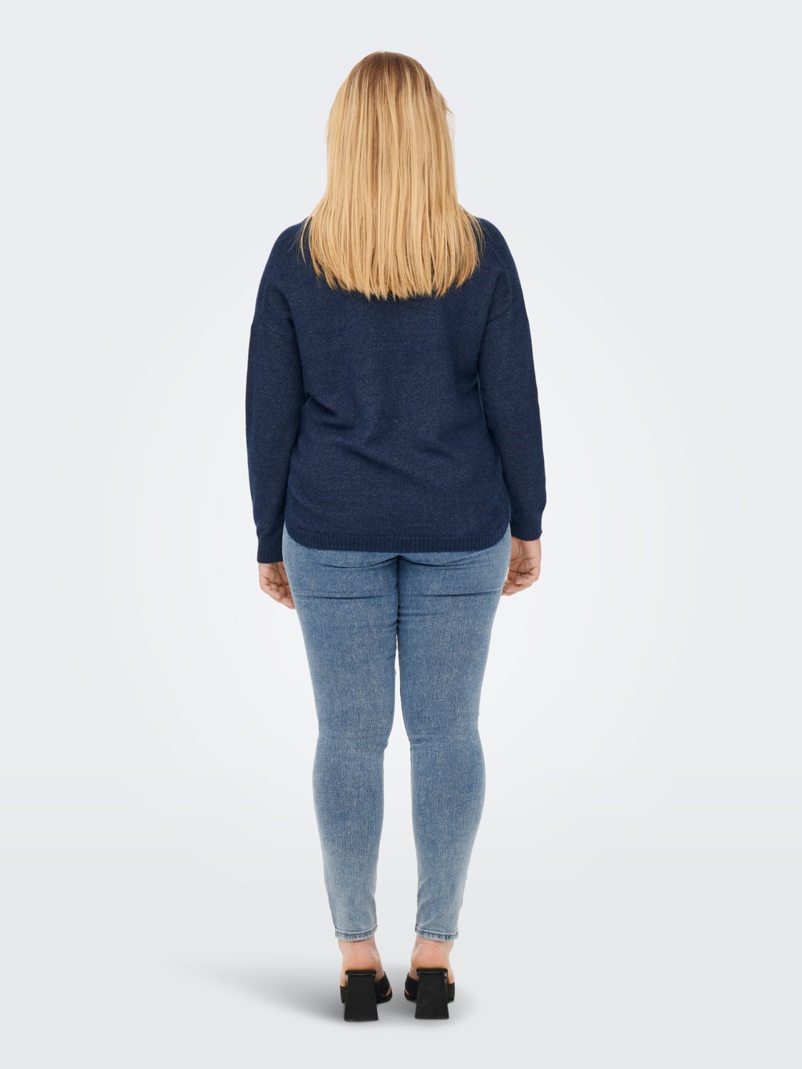 Curvy v-neck Knitted Pullover