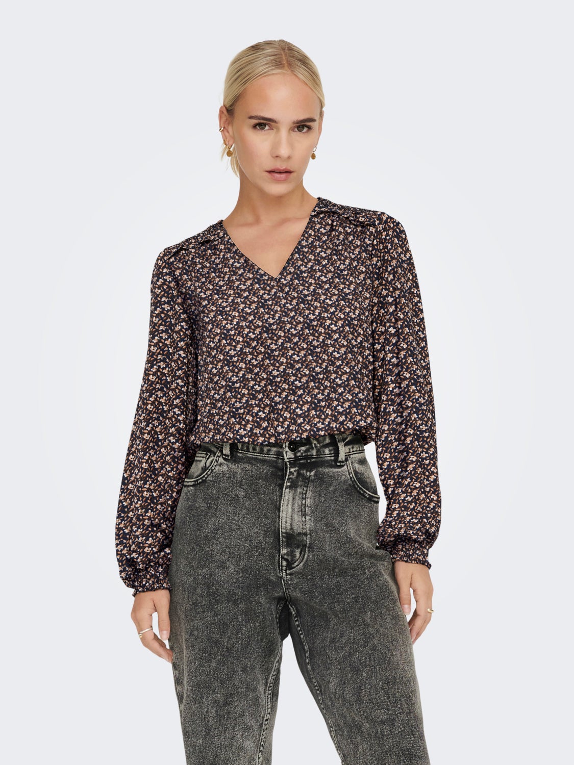V-neck top with pattern