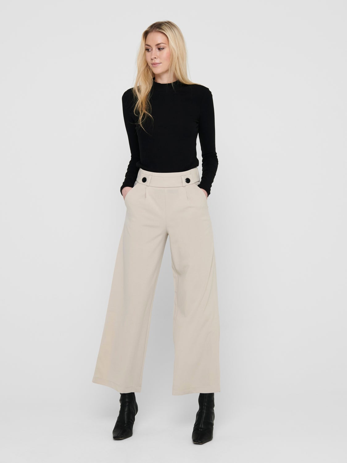 Wide Trousers