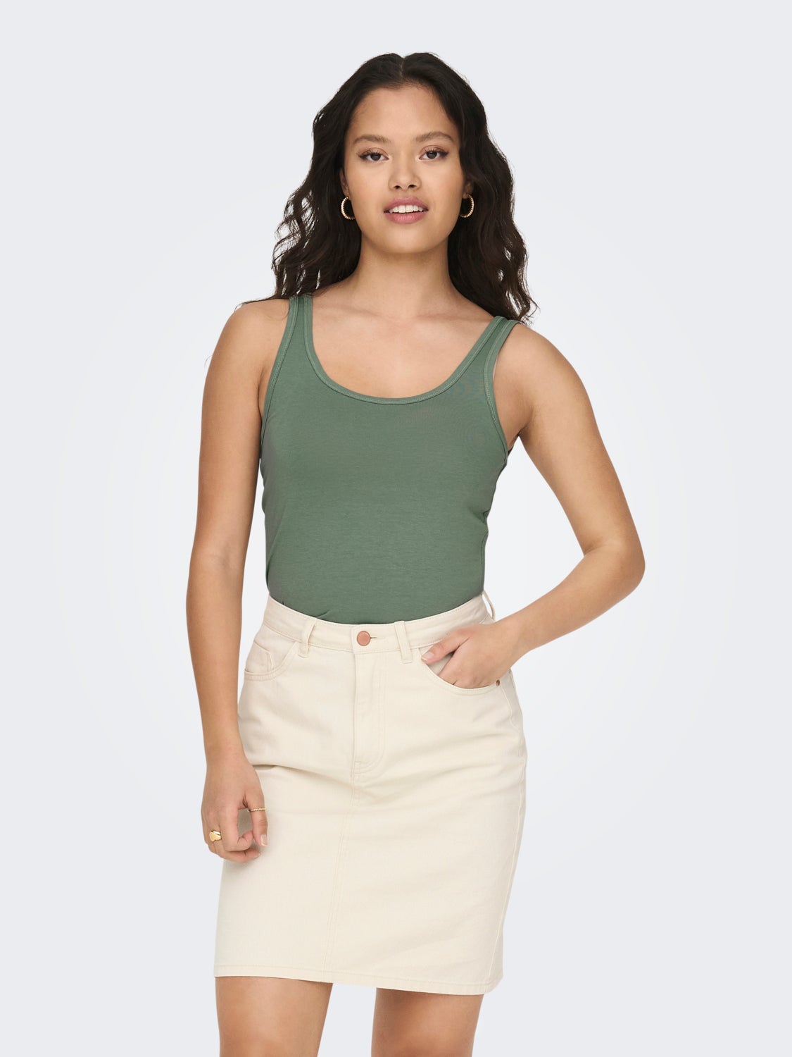 Slim Fit U-Neck Tank-Top