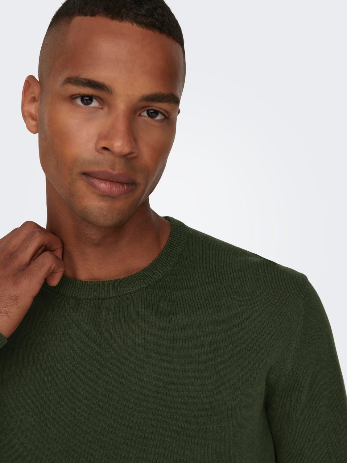 Crew neck knitted pullover