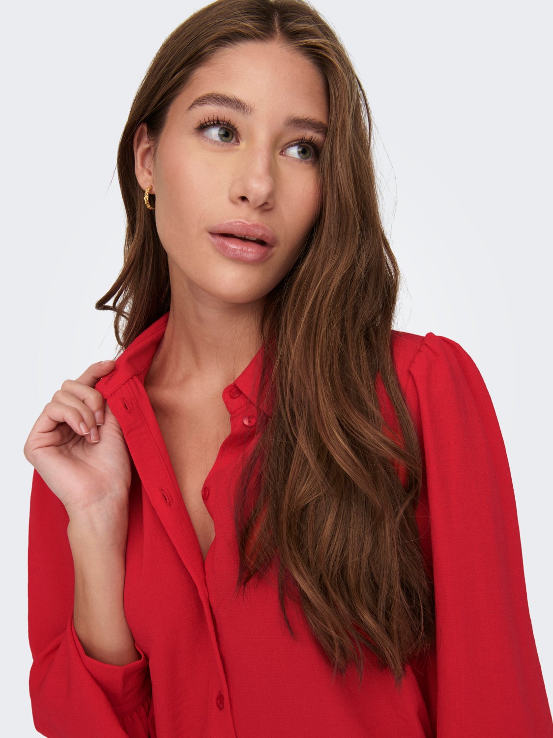 Shirt with volume sleeves