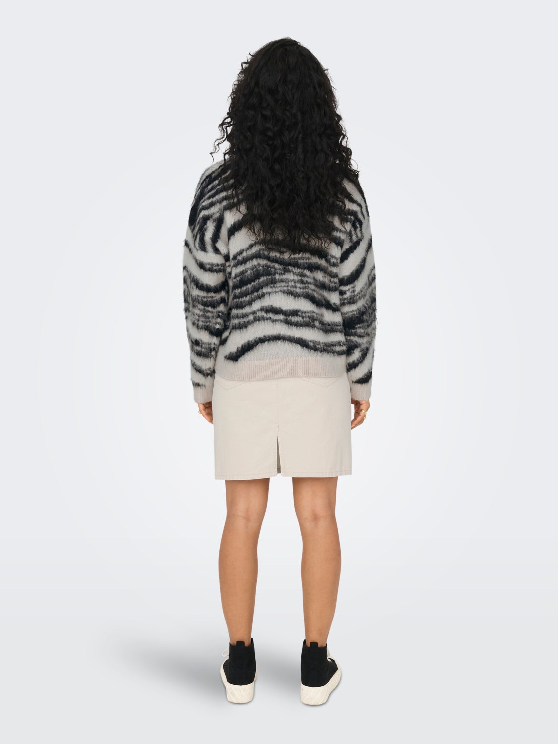 Patterned knitted pullover