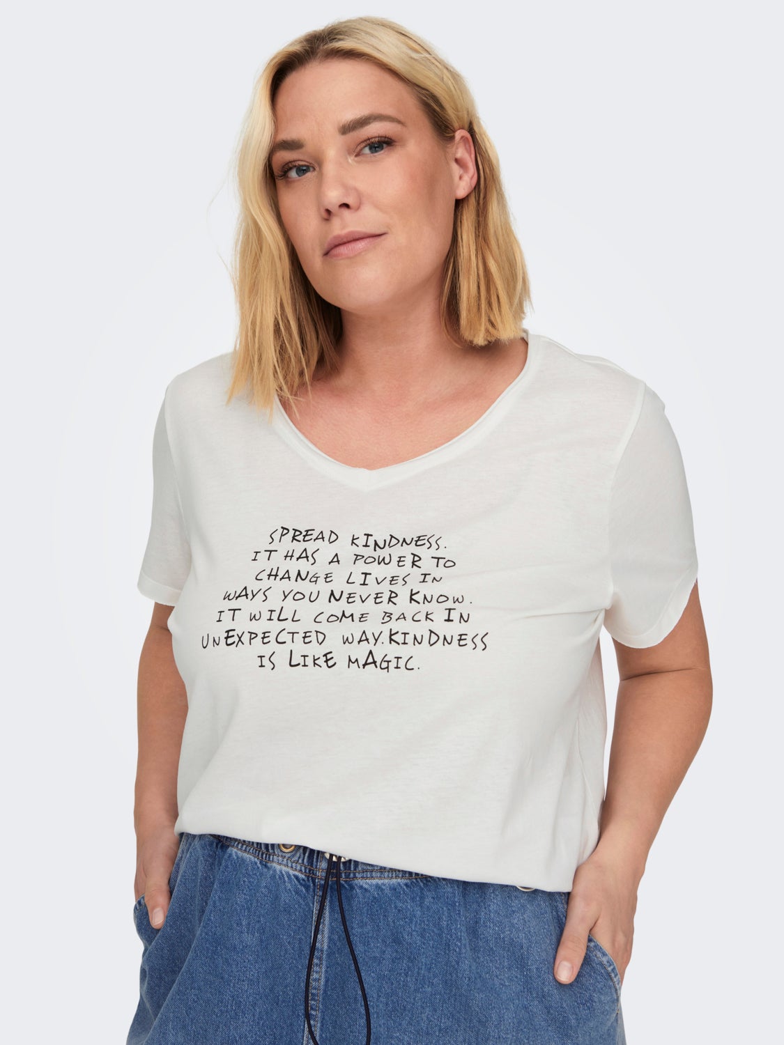 Curvy Printed v-neck T-shirt