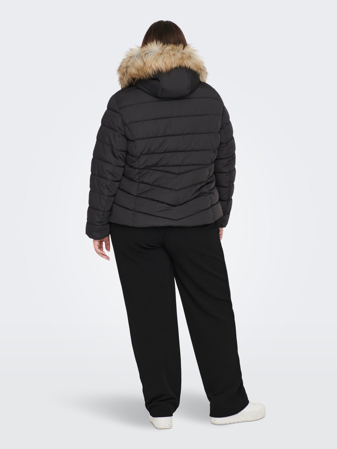 Curvy quilted hood Jacket