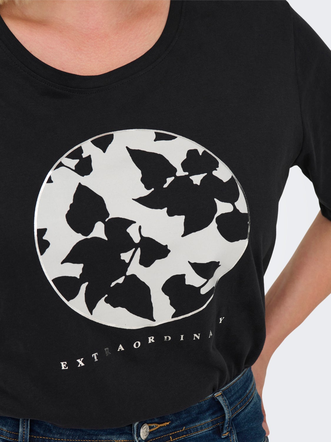 Curvy t-shirt with print