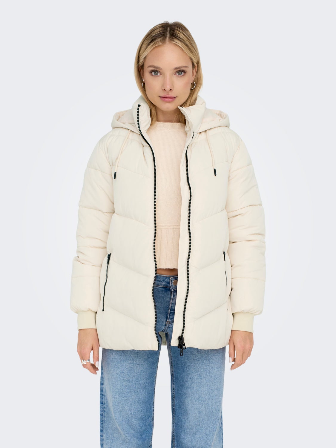 Short puffer jacket