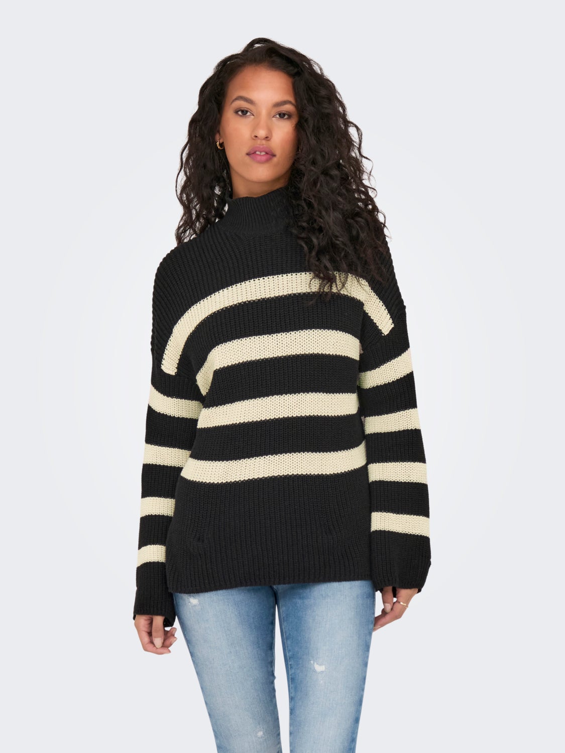 High neck knitted pullover