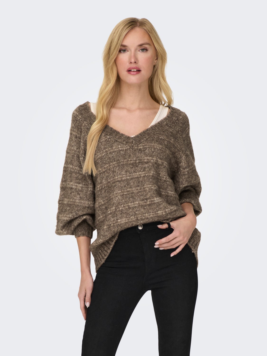 V-neck knitted pullover
