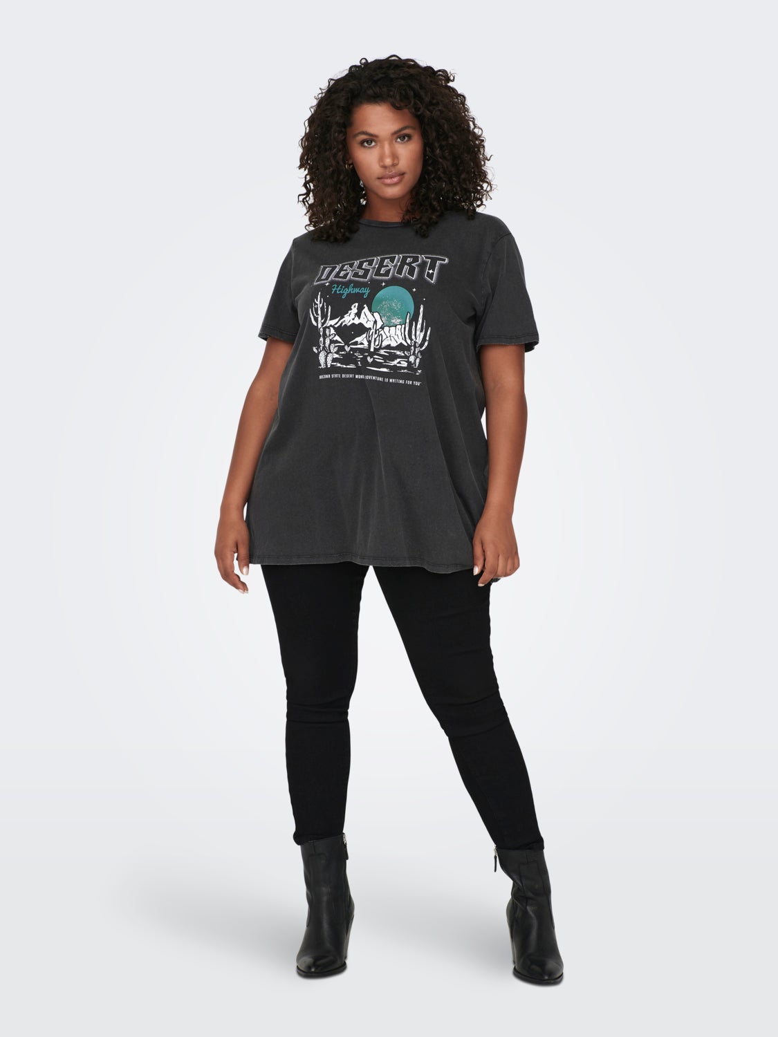 Curvy t-shirt with print