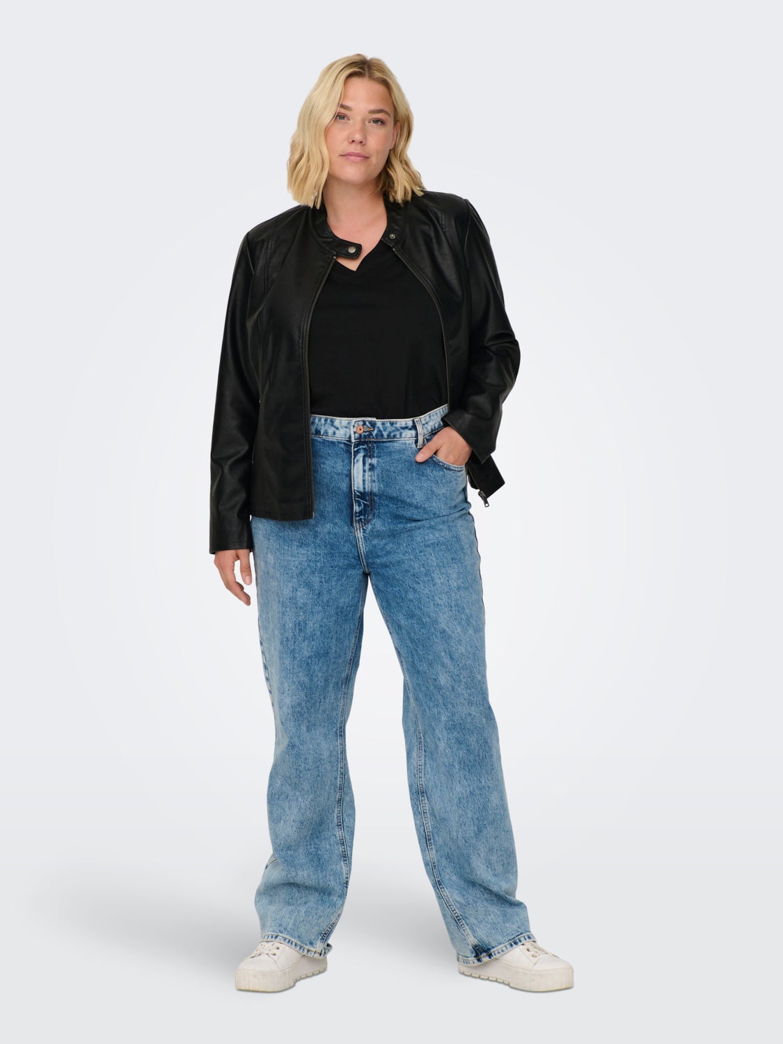 Curvy faux leather jacket