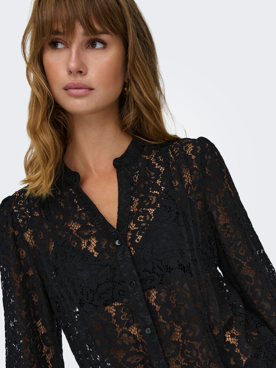 V-neck shirt with lace