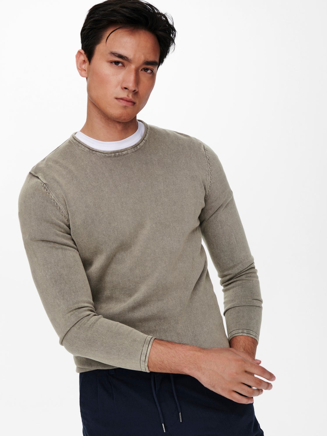 Crew neck knitted pullover