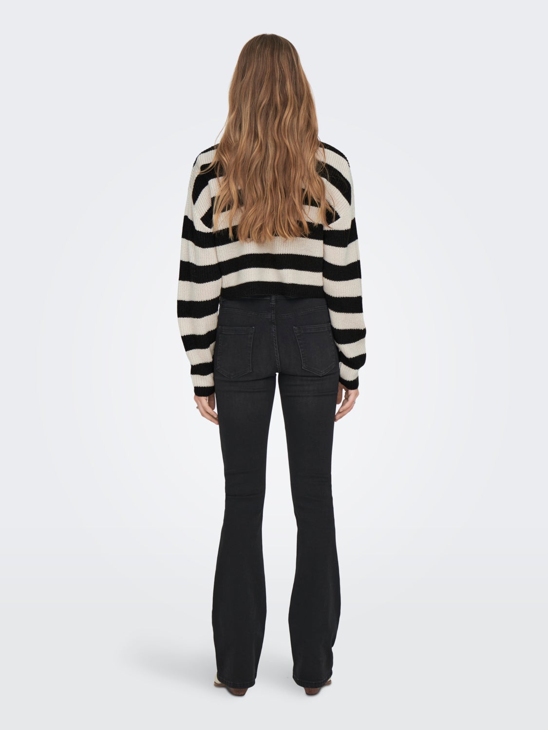 Cropped knitted pullover