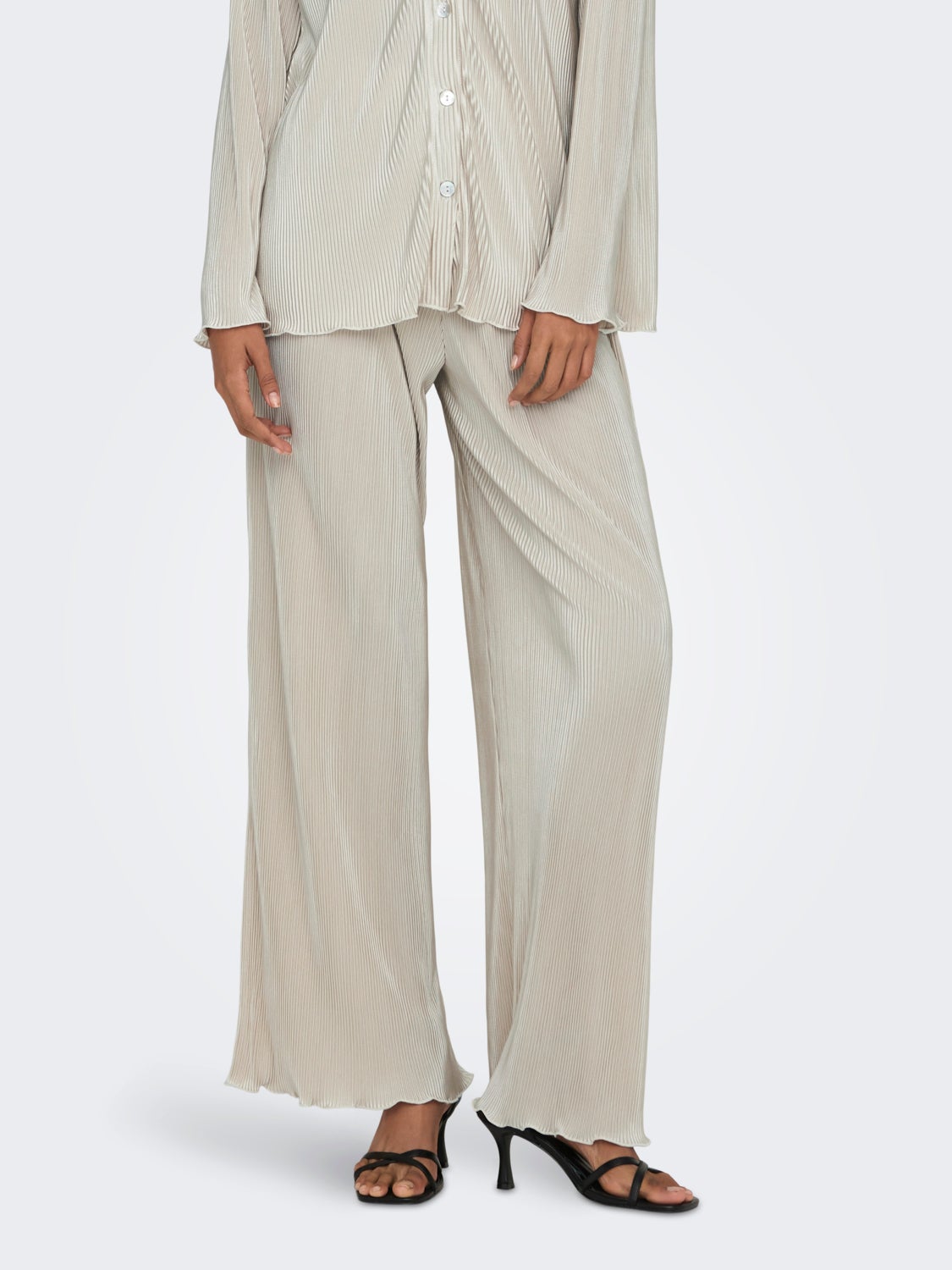Wide Leg Fit Trousers