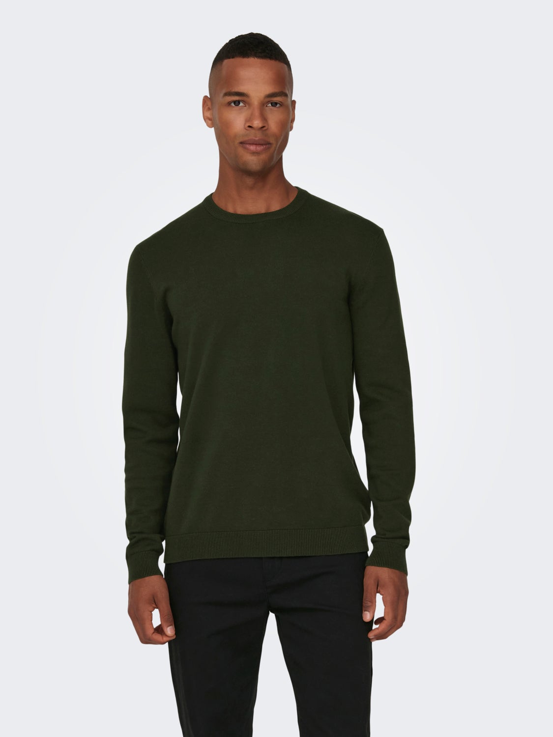Crew neck knitted pullover