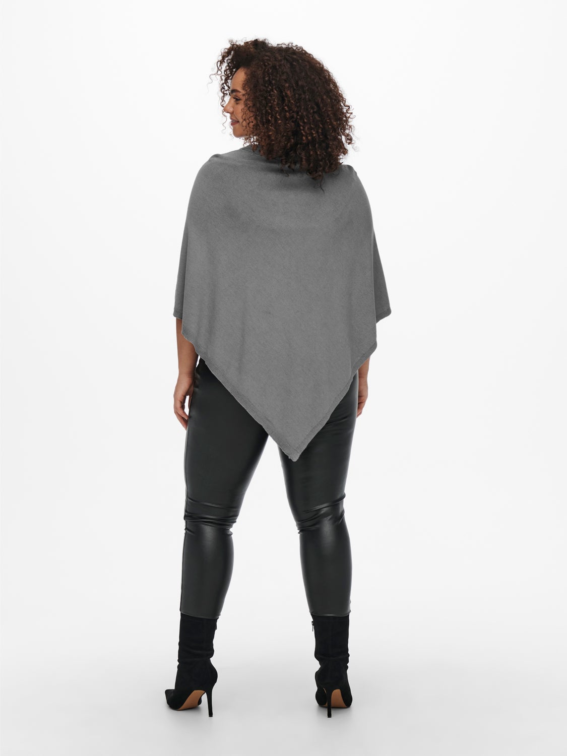 Curvy knitted Poncho