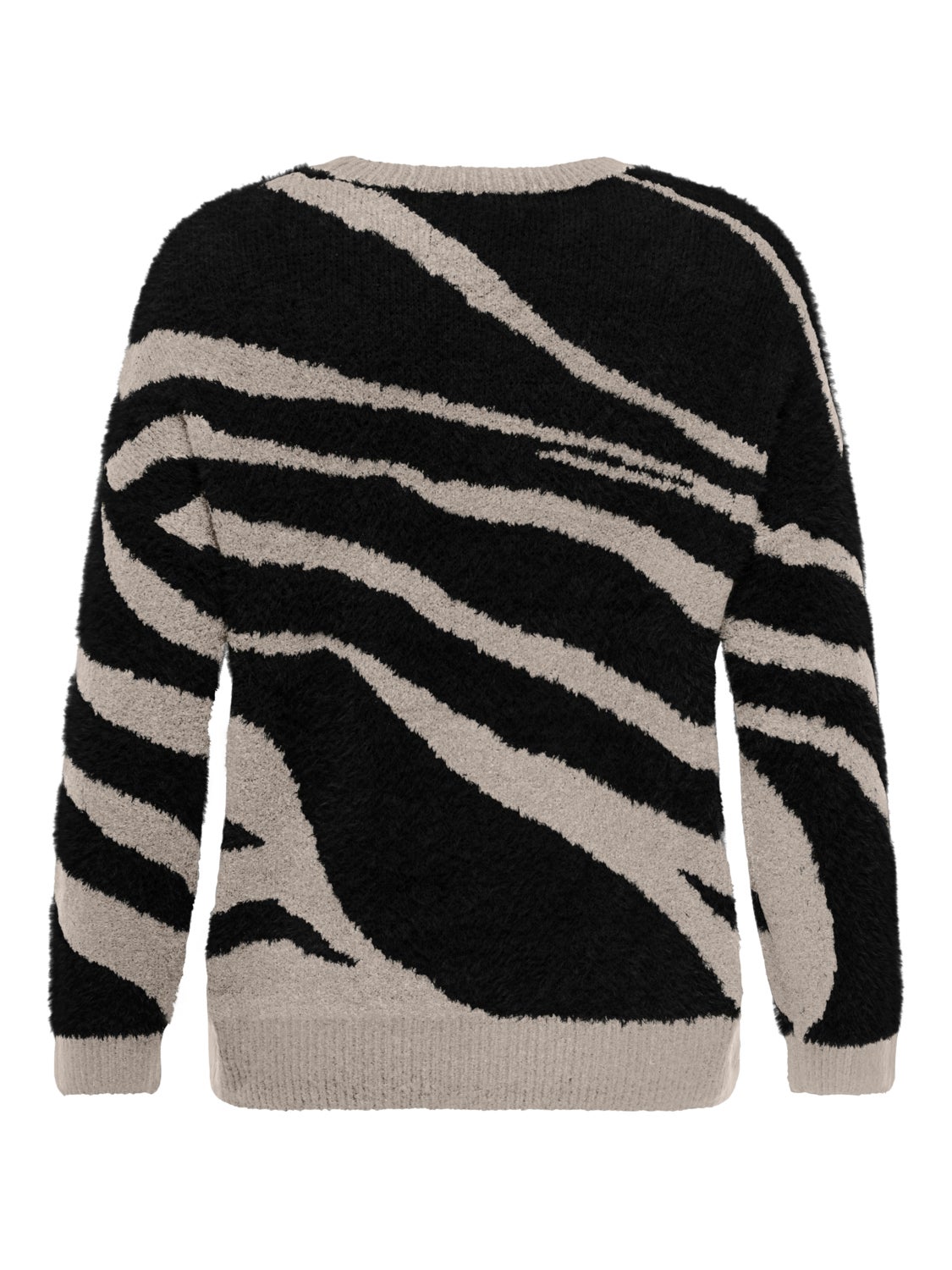 Curvy o-neck knitted pullover
