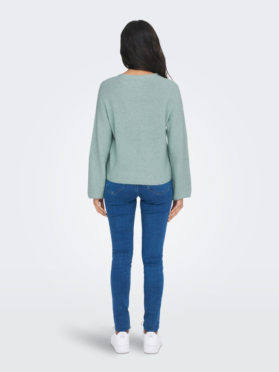 V-neck knit pullover