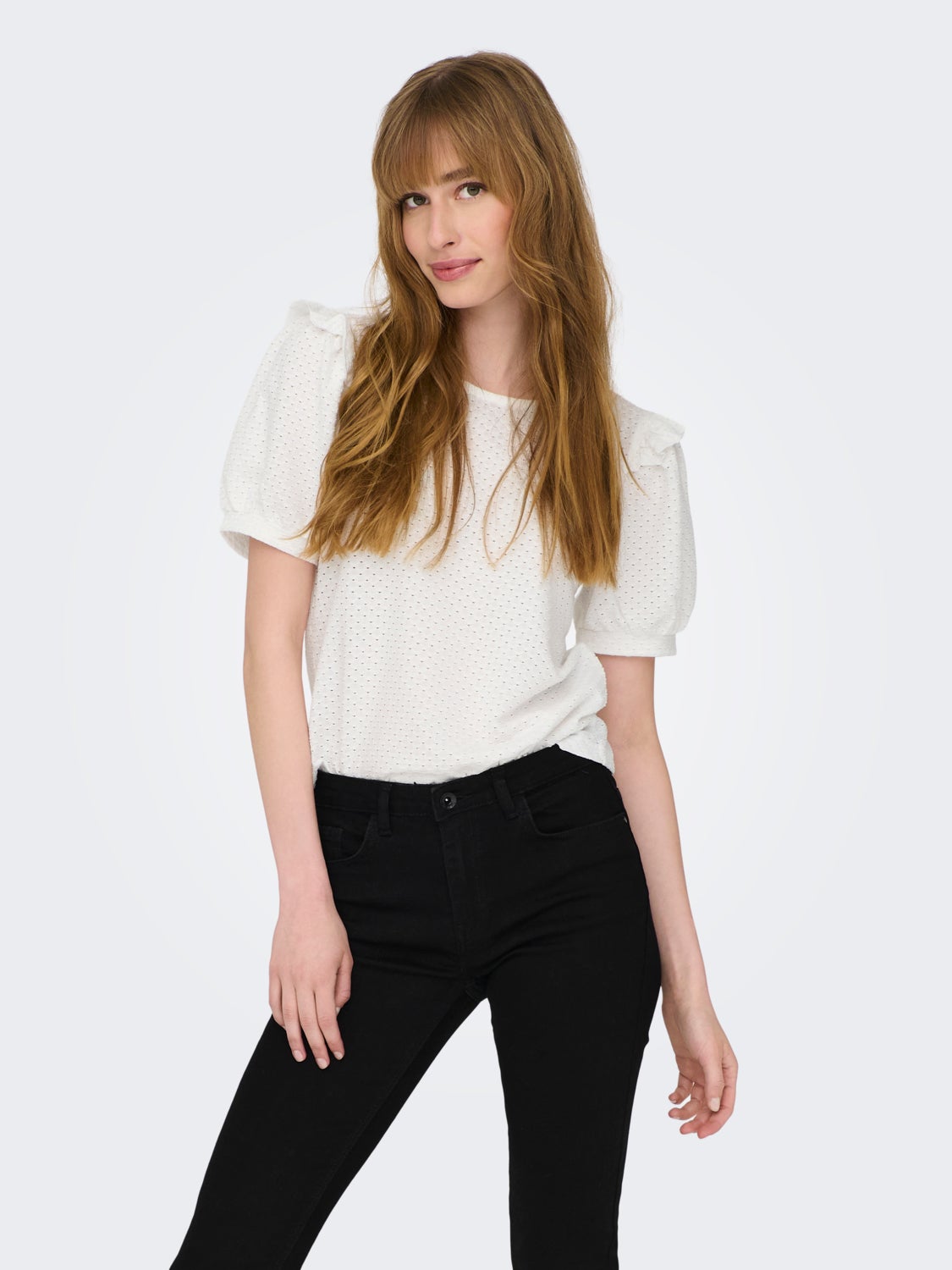 O-neck with short puff sleeves